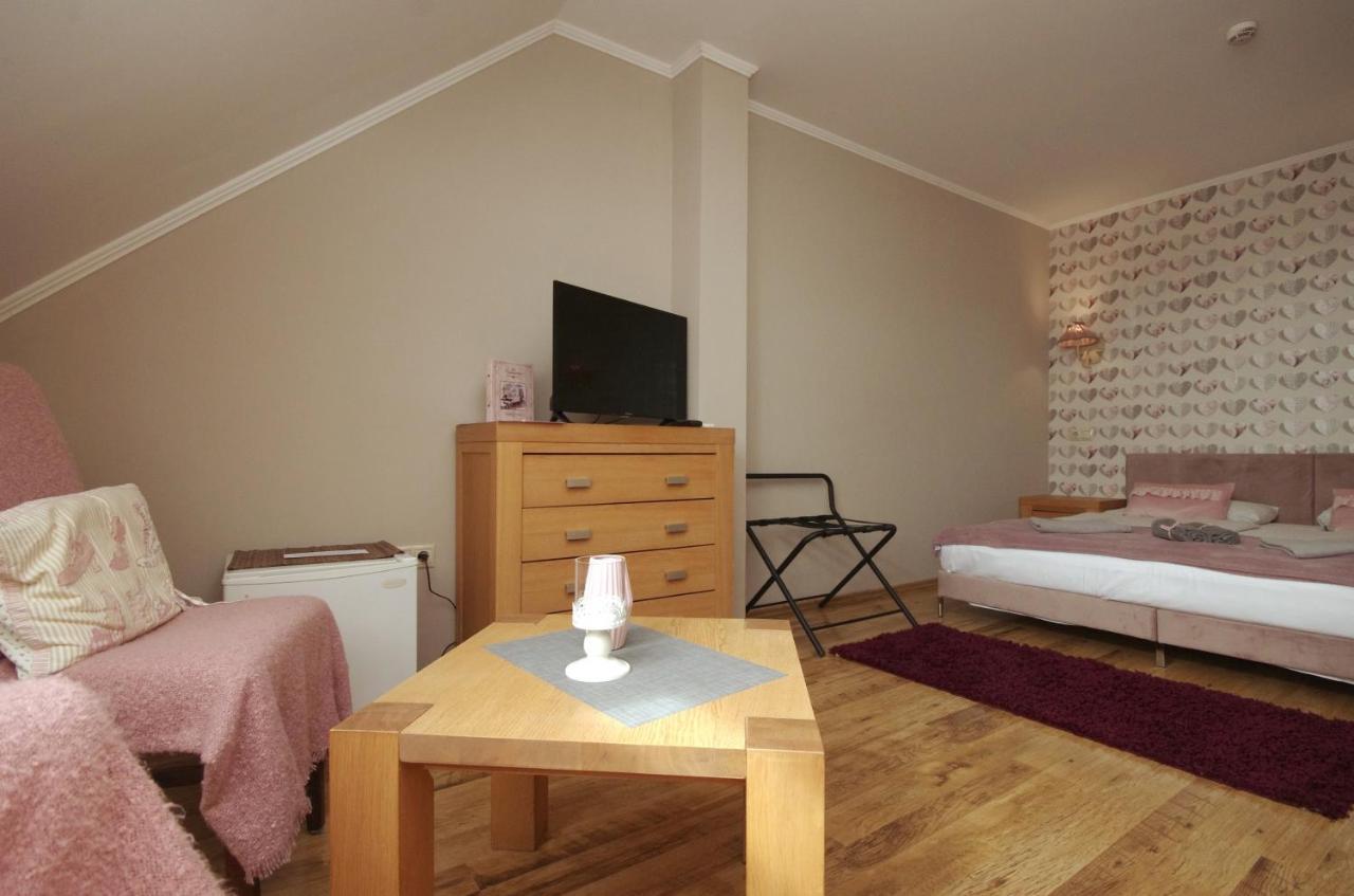 Guest House Romantika Panzio ギュラ エクステリア 写真
