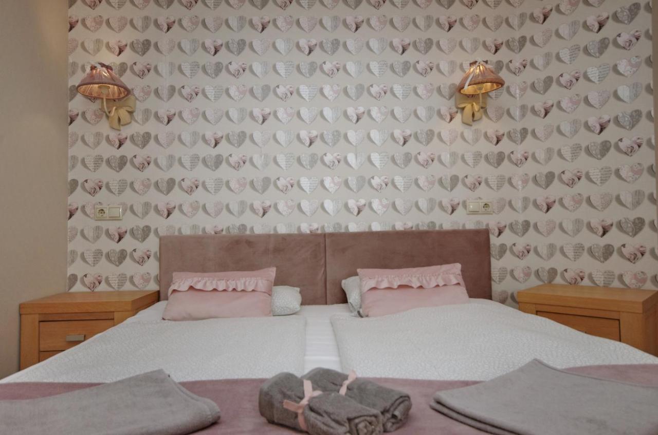 Guest House Romantika Panzio ギュラ エクステリア 写真