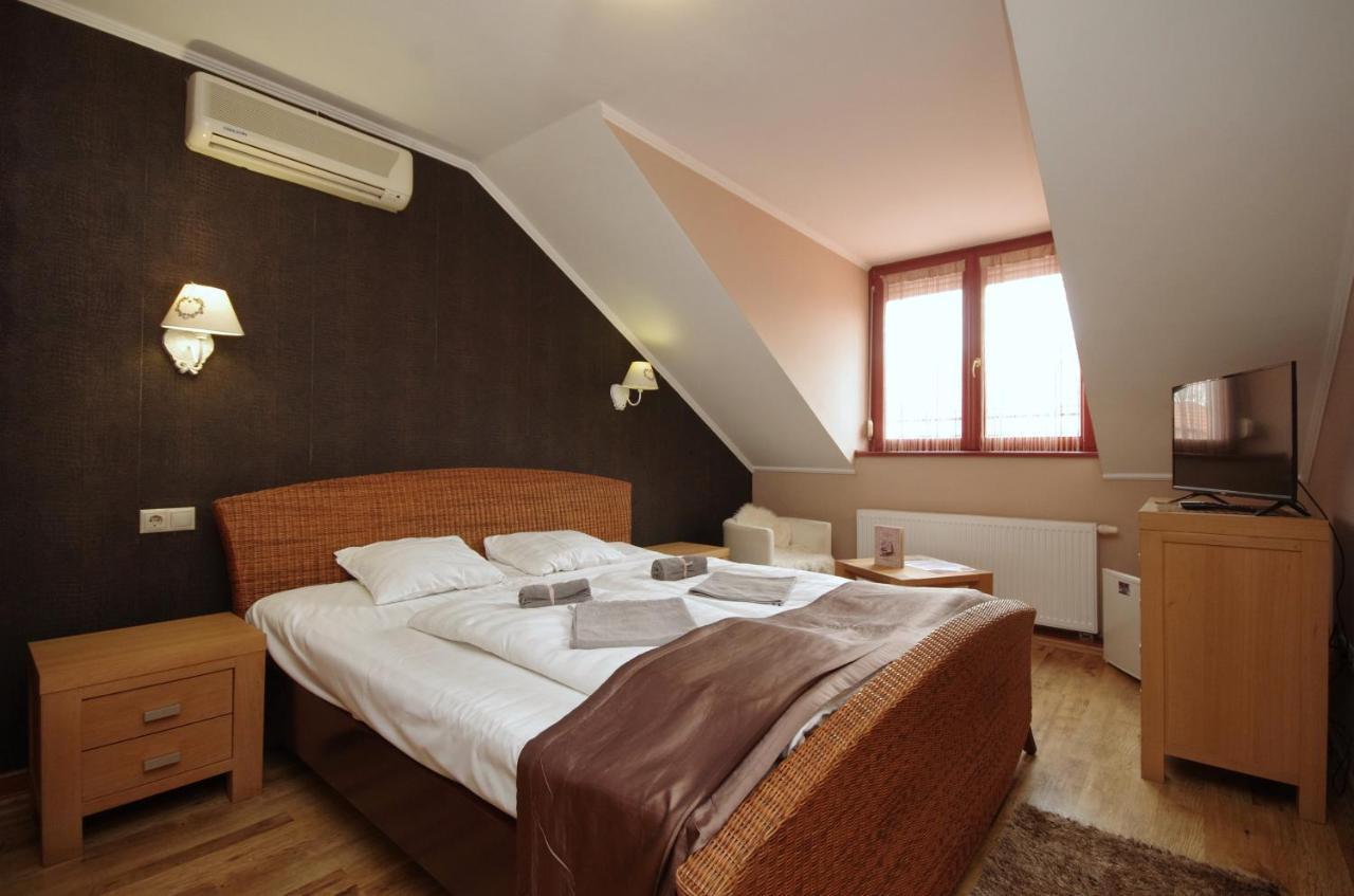 Guest House Romantika Panzio ギュラ エクステリア 写真