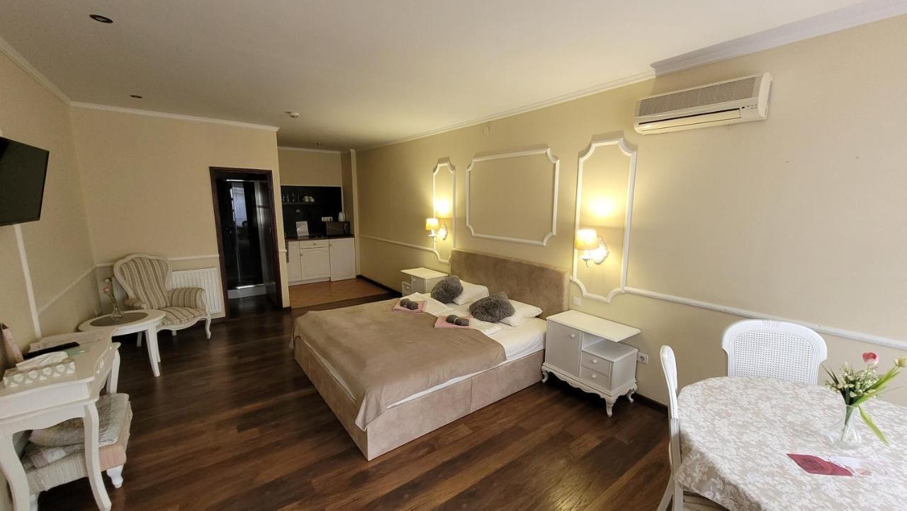 Guest House Romantika Panzio ギュラ エクステリア 写真