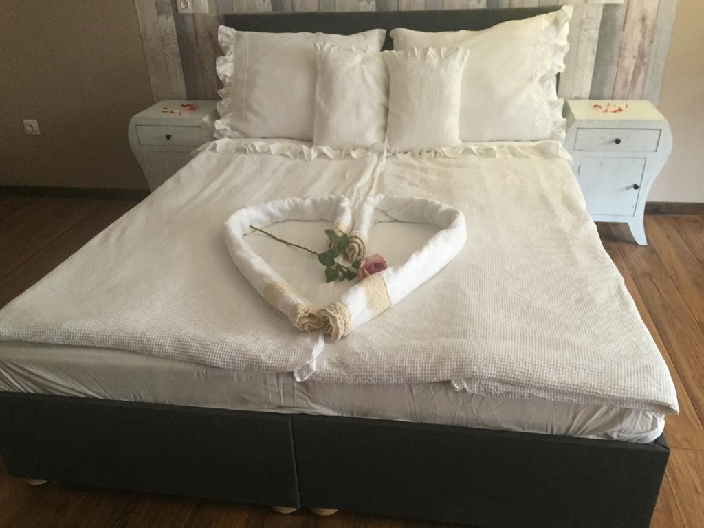 Guest House Romantika Panzio ギュラ エクステリア 写真